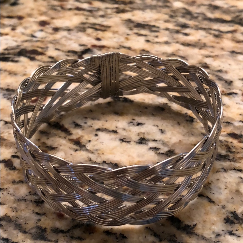 Silver wire braclet